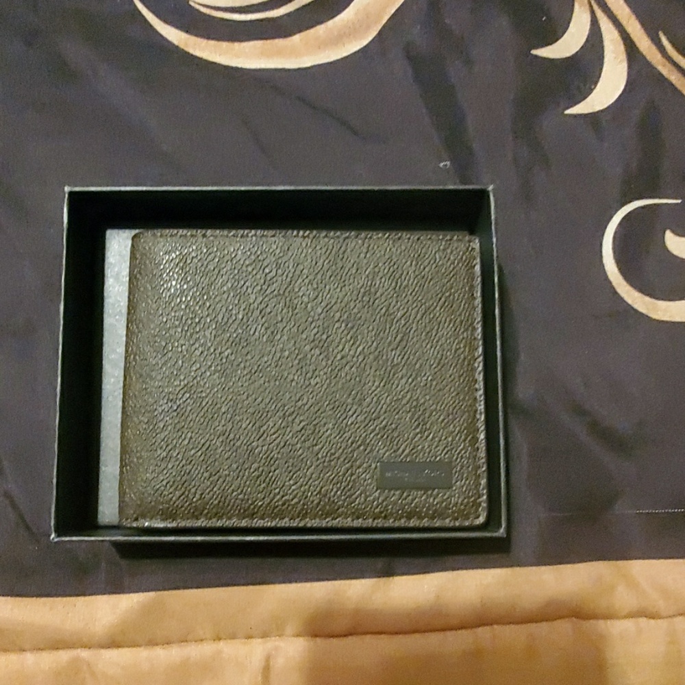 Michael Kors Slim Billfold